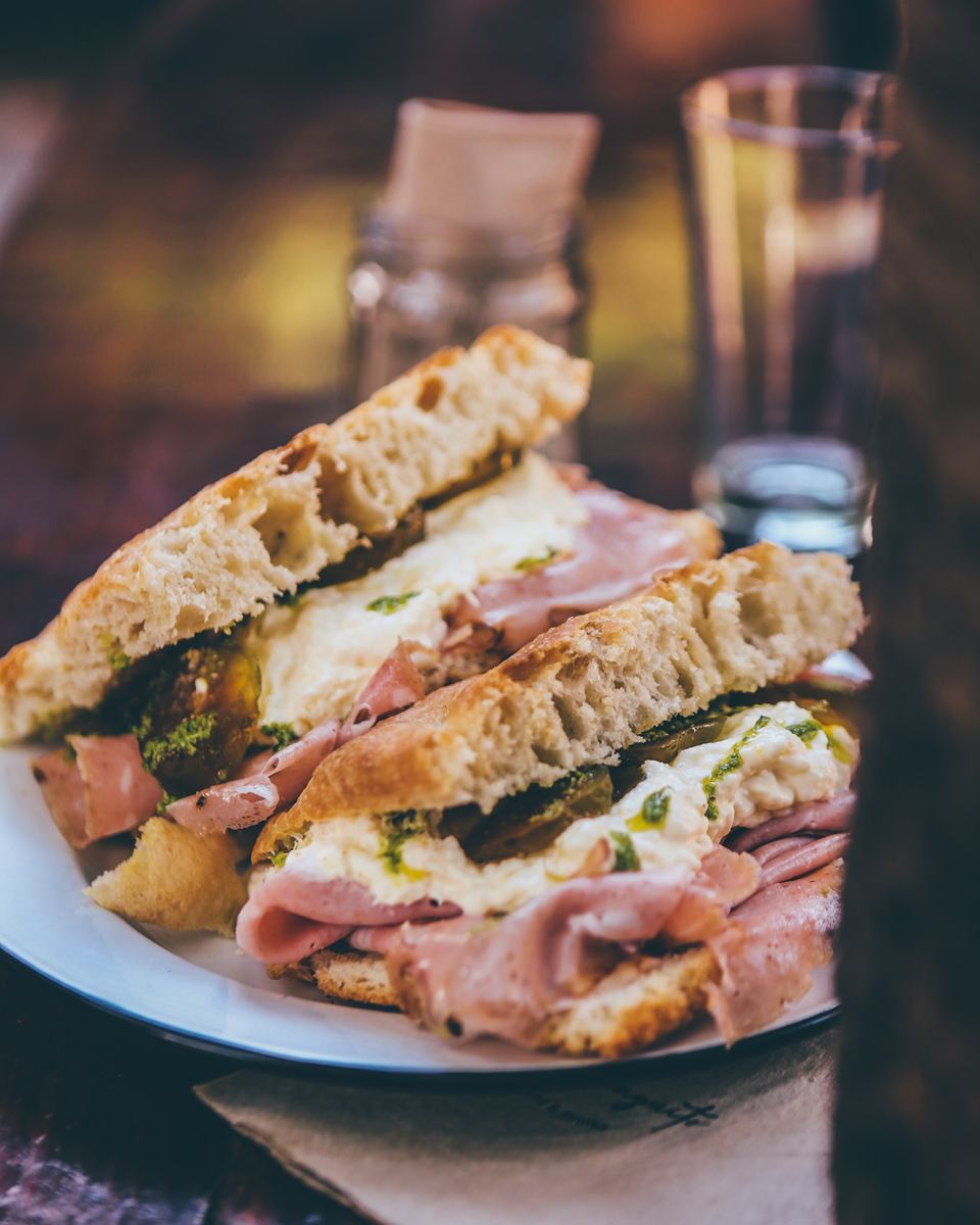 Focaccia de jamón y queso