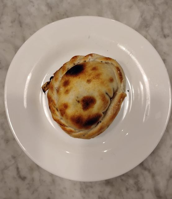 Empanada de bondiola desmechada a la mostaza